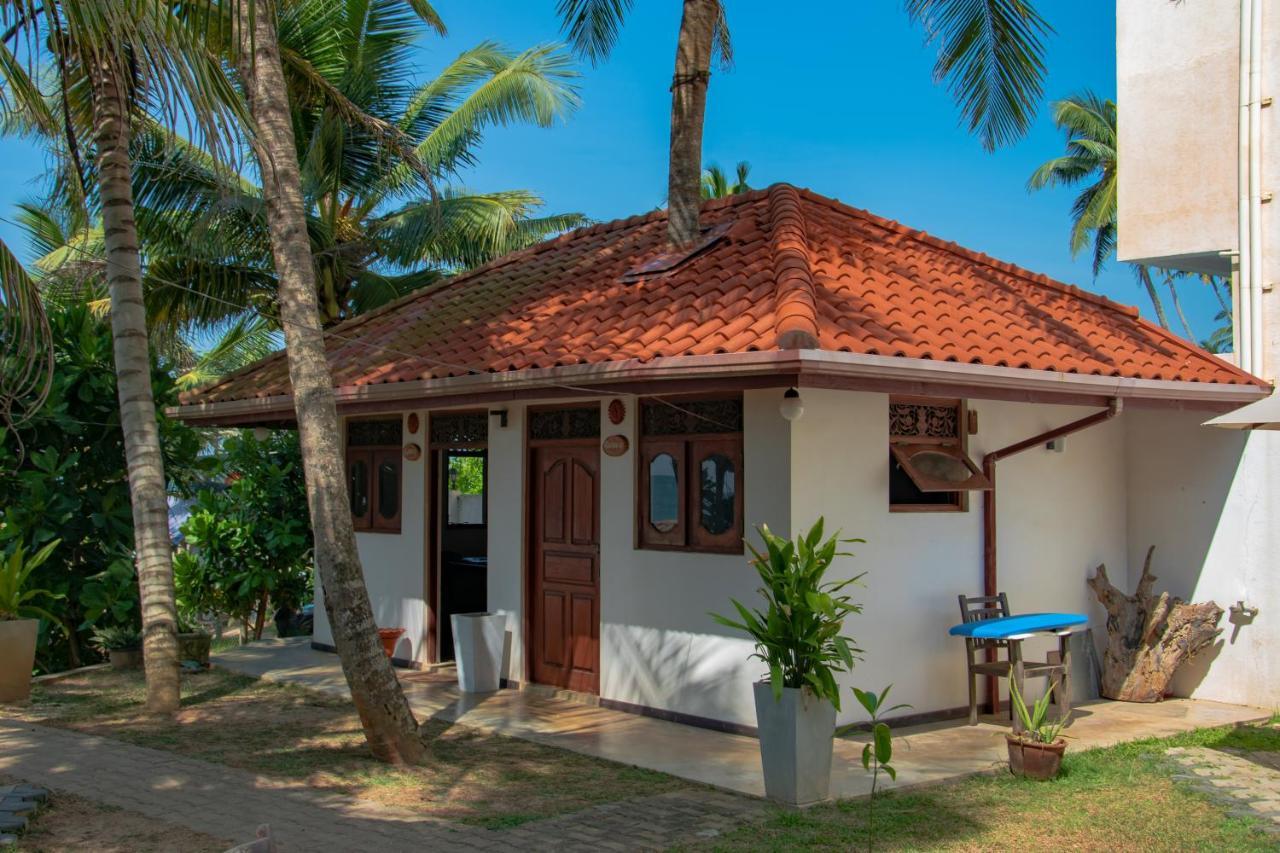 Aussie Swiss Weligama Hotell Exteriör bild