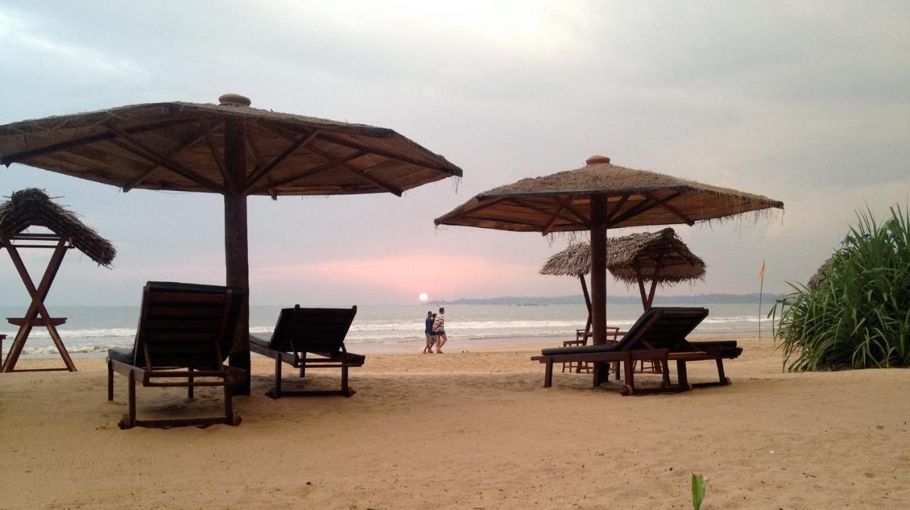 Aussie Swiss Weligama Hotell Exteriör bild
