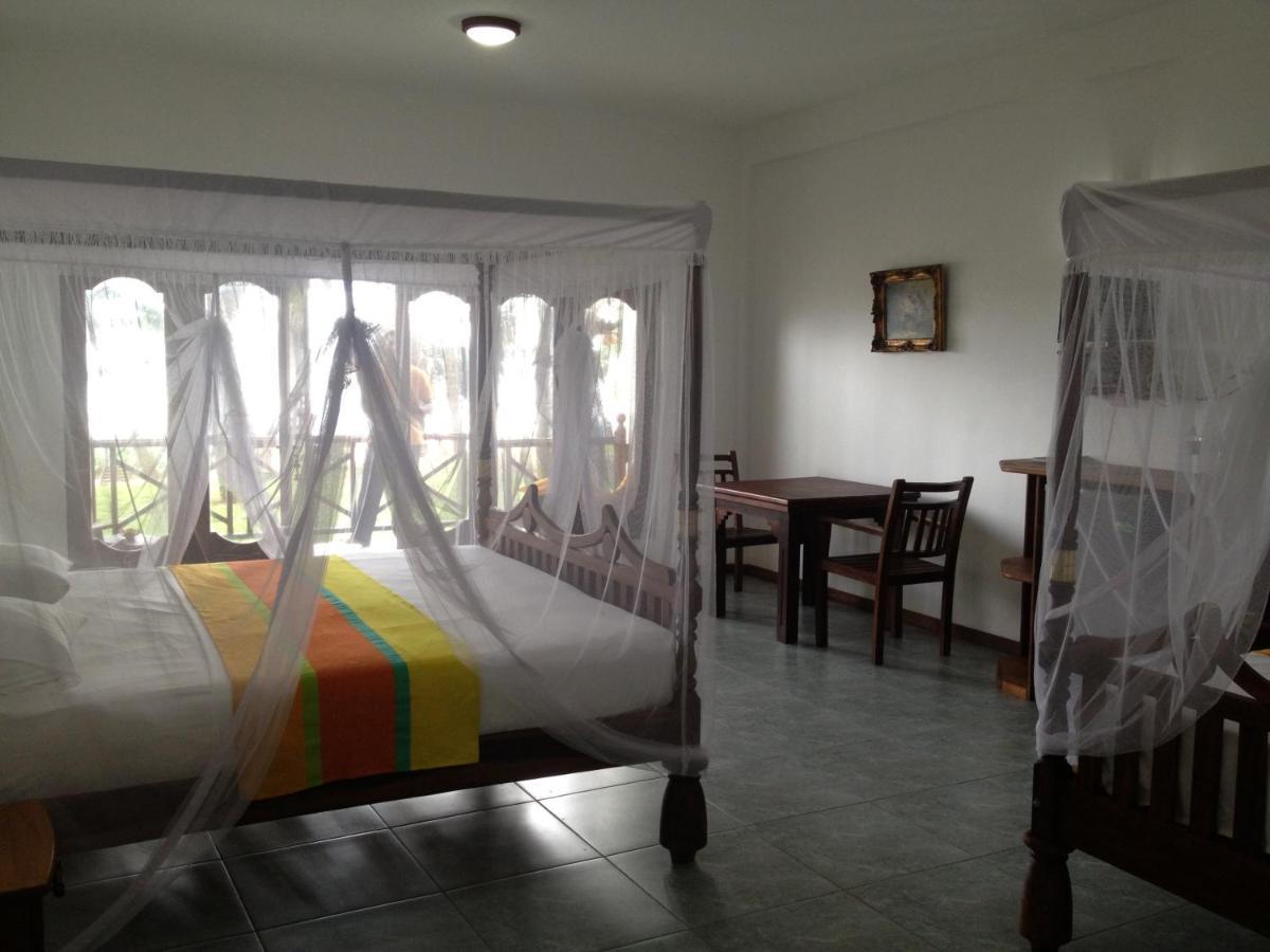 Aussie Swiss Weligama Hotell Exteriör bild