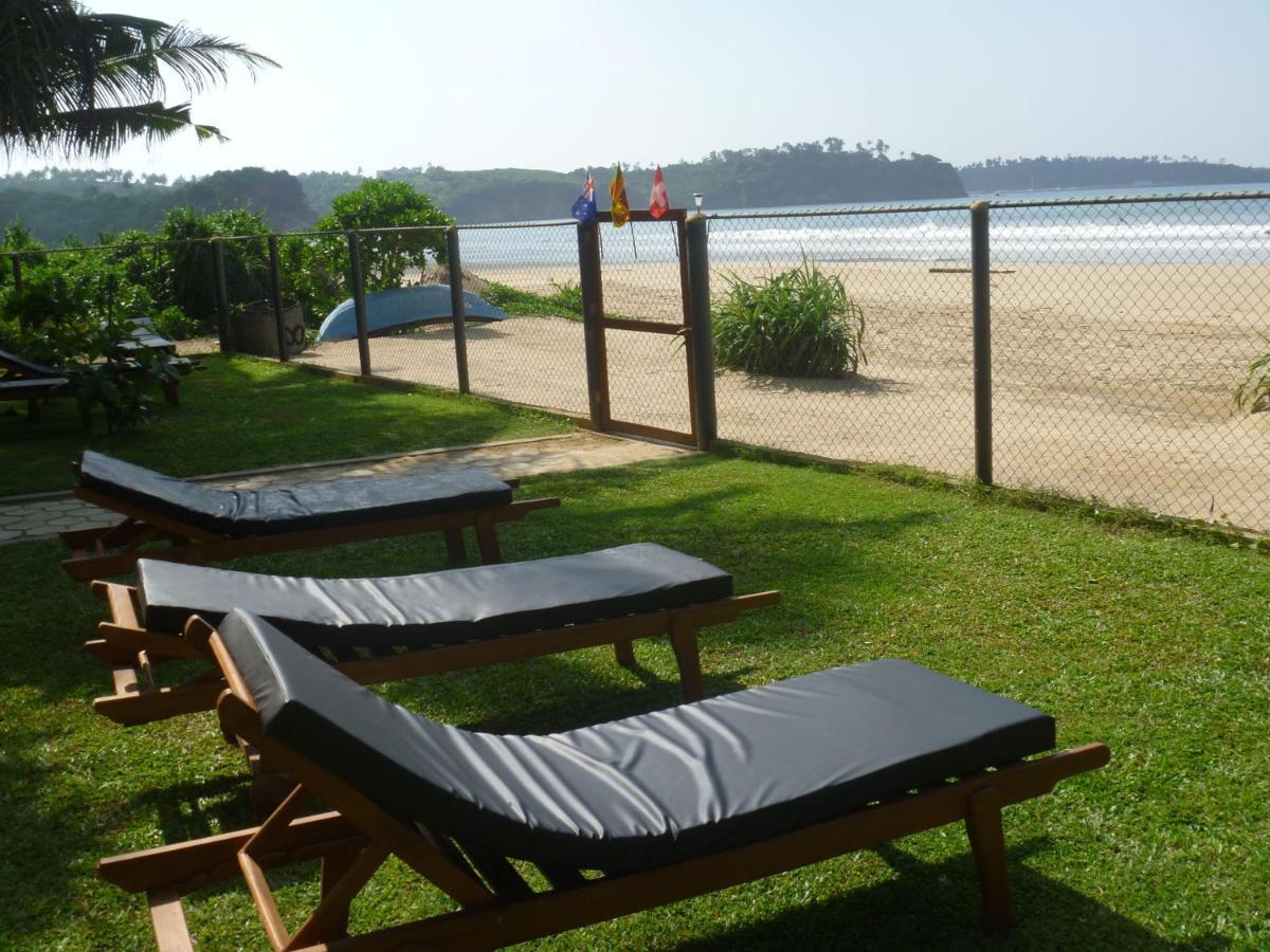 Aussie Swiss Weligama Hotell Exteriör bild