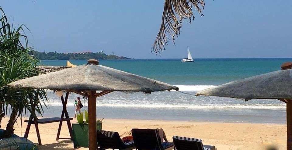 Aussie Swiss Weligama Hotell Exteriör bild