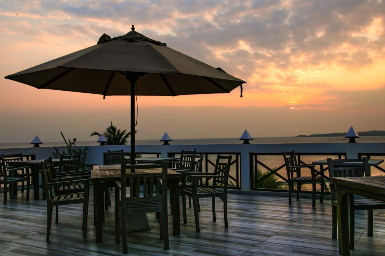 Aussie Swiss Weligama Hotell Exteriör bild