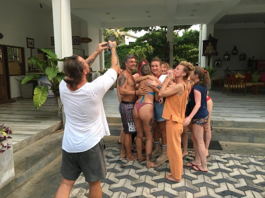 Aussie Swiss Weligama Hotell Exteriör bild