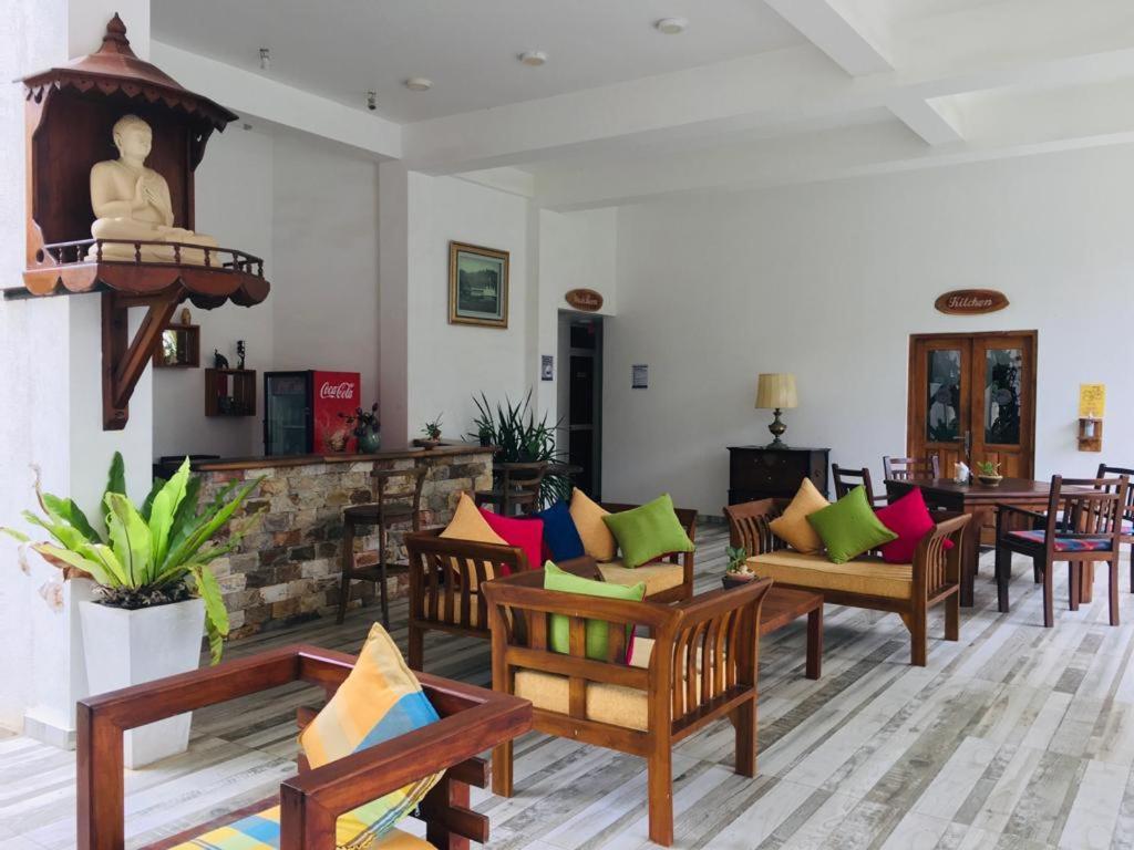 Aussie Swiss Weligama Hotell Exteriör bild
