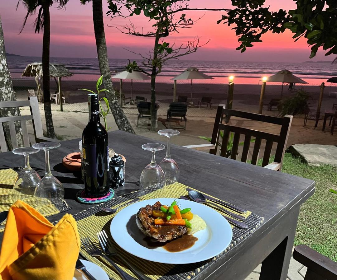 Aussie Swiss Weligama Hotell Exteriör bild